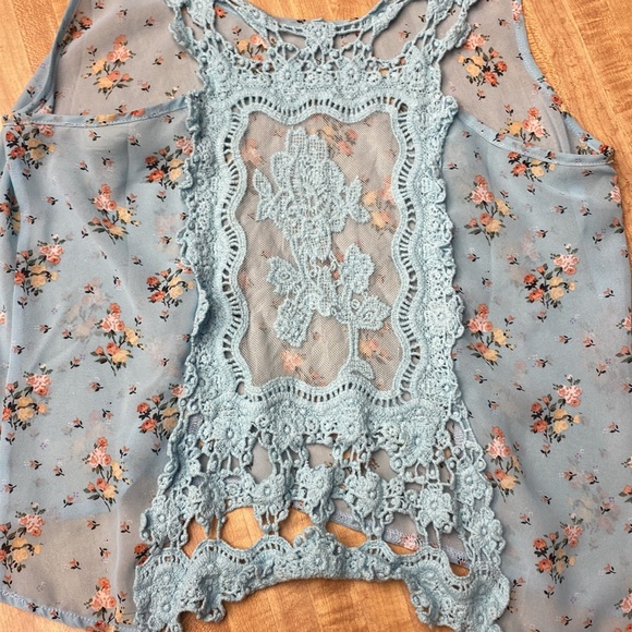 Iris Basic Tank Top - Picture 4 of 4